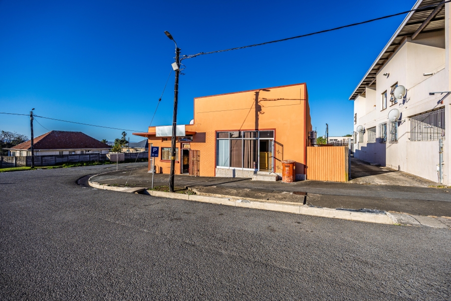 Commercial Property for Sale in Greenfields Eastern Cape
